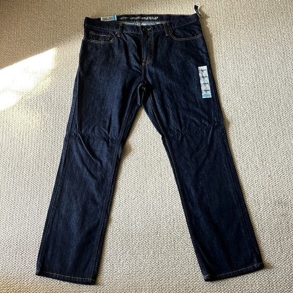 Dark Wash NWT Old Navy Famous Slim Jeans​​​ - Picture 2 of 4